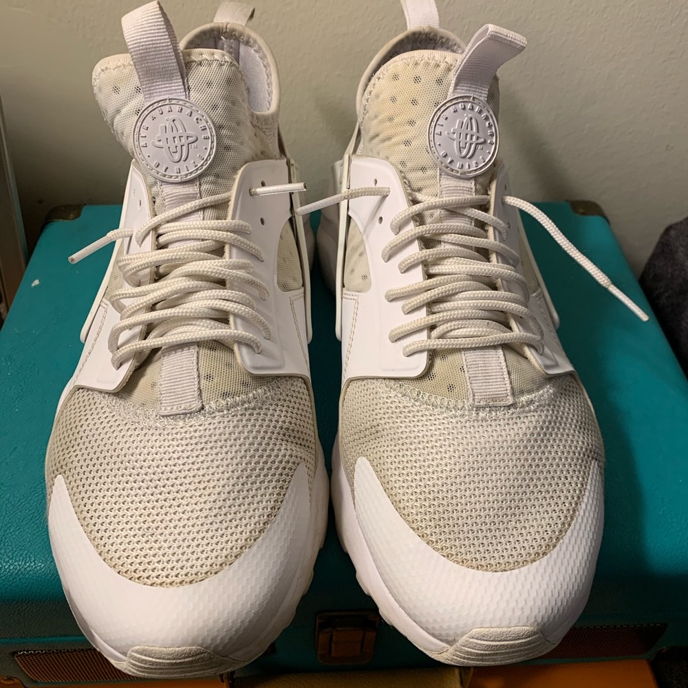 Men’s white huarache